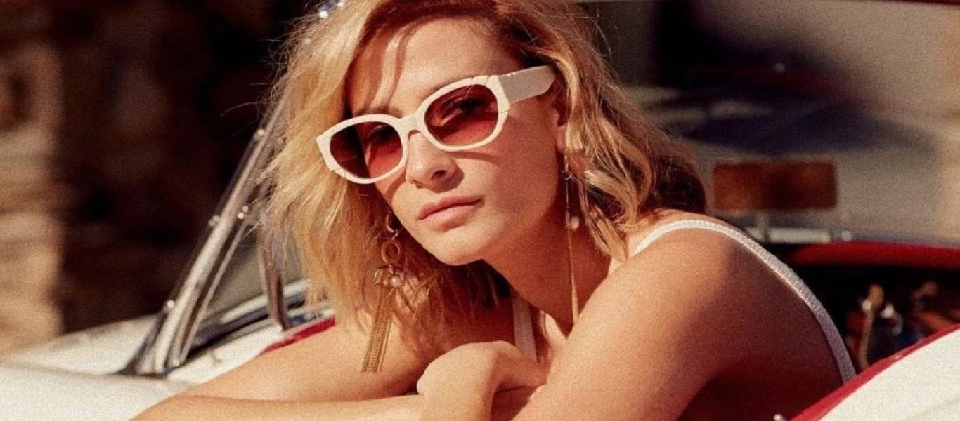 Ισμήνη Παπαβλασοπούλου: Η πρώτη της εμφάνιση ως... «ζωντανή κούκλα» σε ριάλιτι μοντέλων (βίντεο)